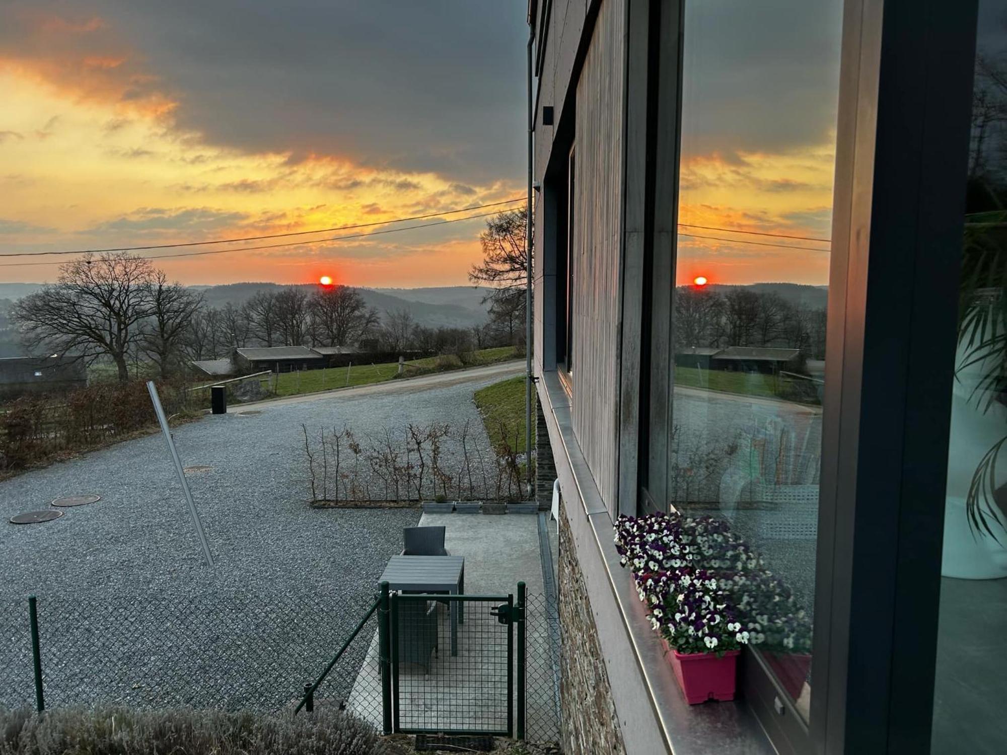 La Planque Du Raton Laveur Aparthotel Lierneux Exterior foto